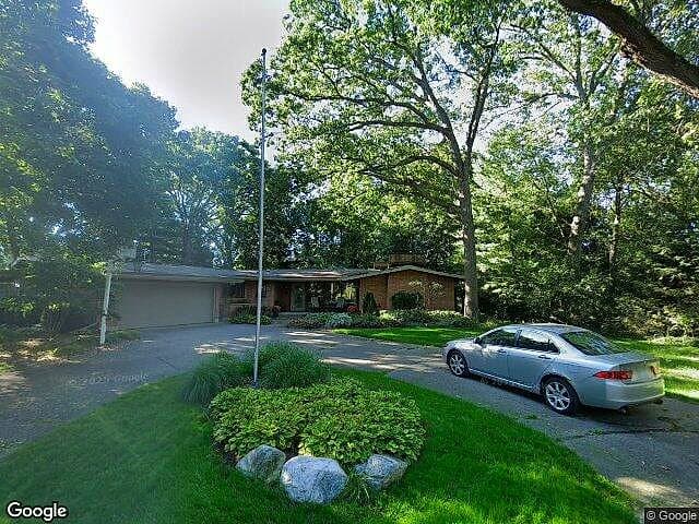 Albert-Realtors Hall St. Sub. — satellite view