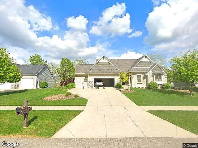 GLENEAGLE SHORES CONDOS — satellite view