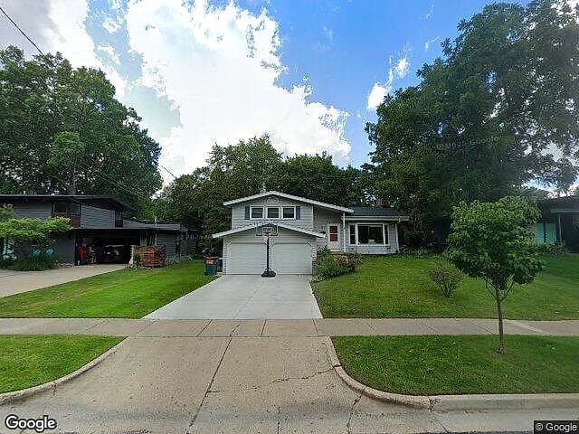 Albert-Realtors Boston St. Add No.1 — satellite view