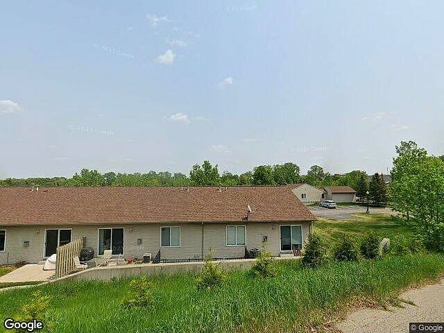 Cascade Place Condominiums — satellite view