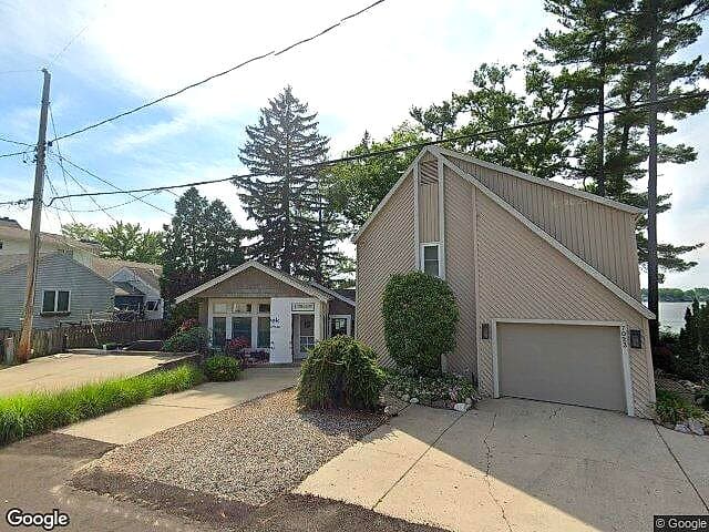 Sleeping Dew Camp - Amended Plat and Part of Lots 47 and 48, Vacated Portion of Edgewater Drive and Private Park of Marshall Park — satellite view